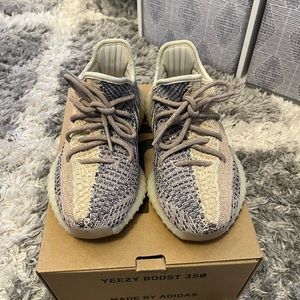 Yeezy Ash Pearl